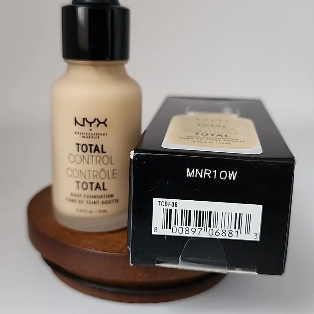 NYX Total Control Drop Foundation- TCDF08